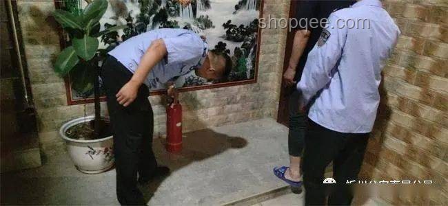 高考后情感缅怀新趋势：直赴墓地成年轻考生选择